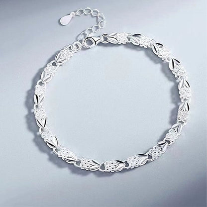 【✨2025 Nowe produkty】🍀Elegancka bransoletka z błyszczącą czterolistną koniczyną