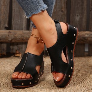 【EU 36-43】👡Sandały damskie na grubym spodzie z nitami