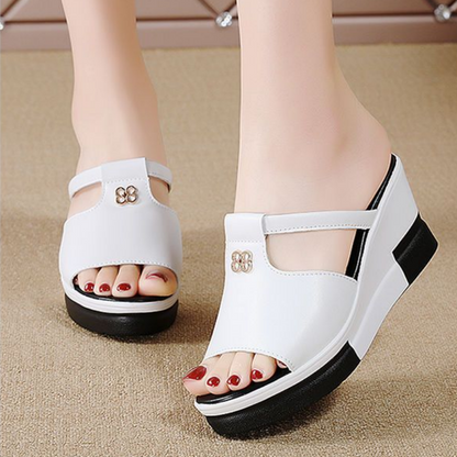 【EU 35-40】👡Damskie sandały na koturnie z wycięciem na platformie