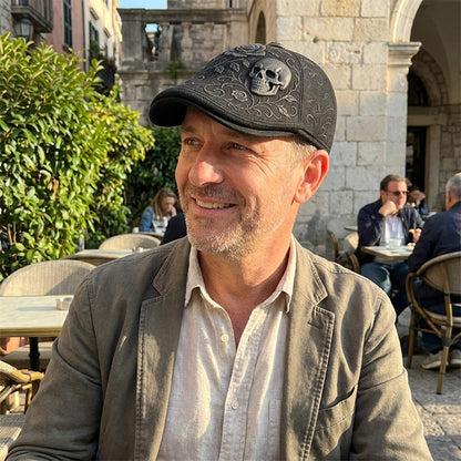 Czapka z daszkiem „Czaszka i ciernie”